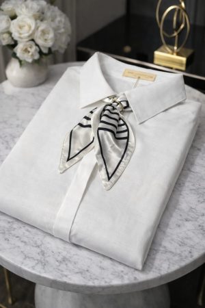 Camisa Feminina com lenço